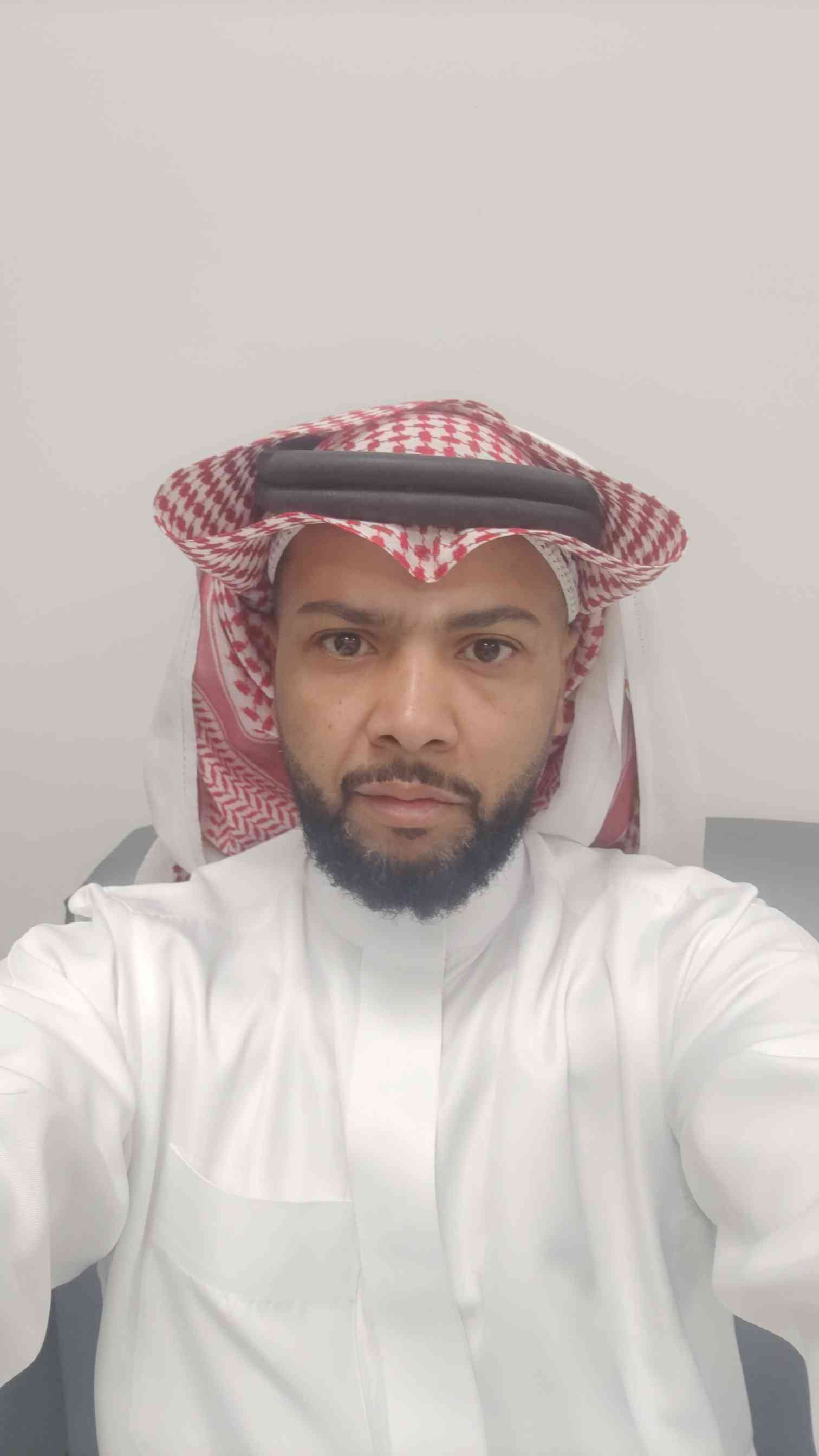 Ali Hawaz الصفحة الشخصية 